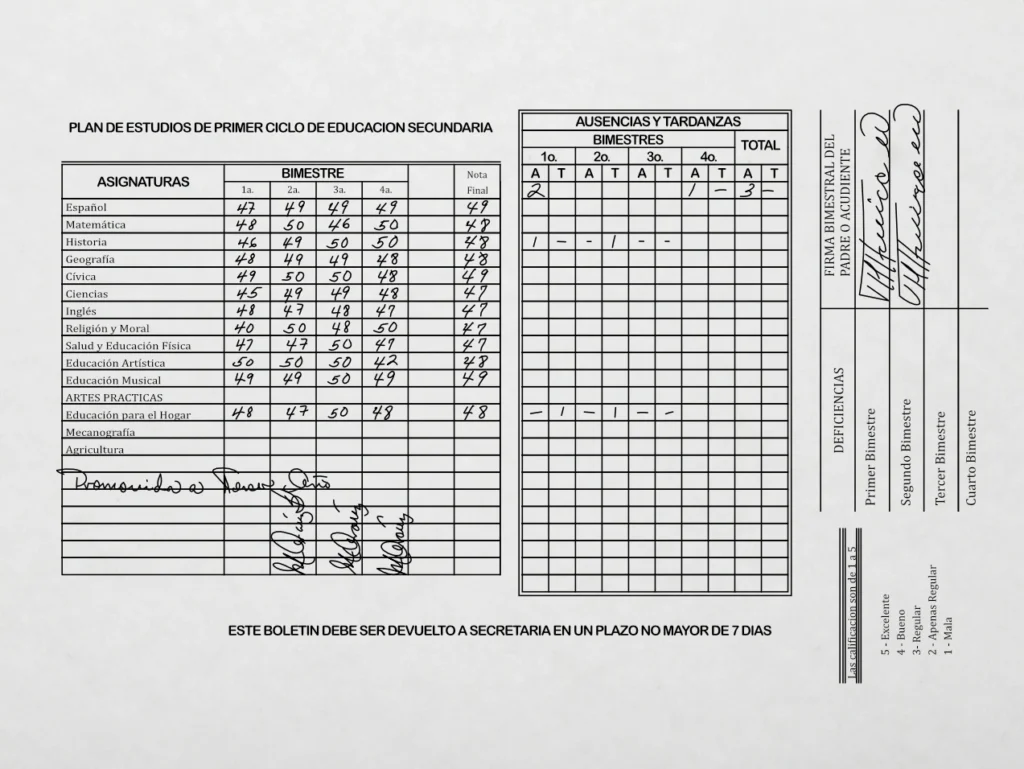 Reverso de una boleta de calificaciones restaurada digitalmente, mostrado como un documento en perfecto estado y libre de imperfecciones.