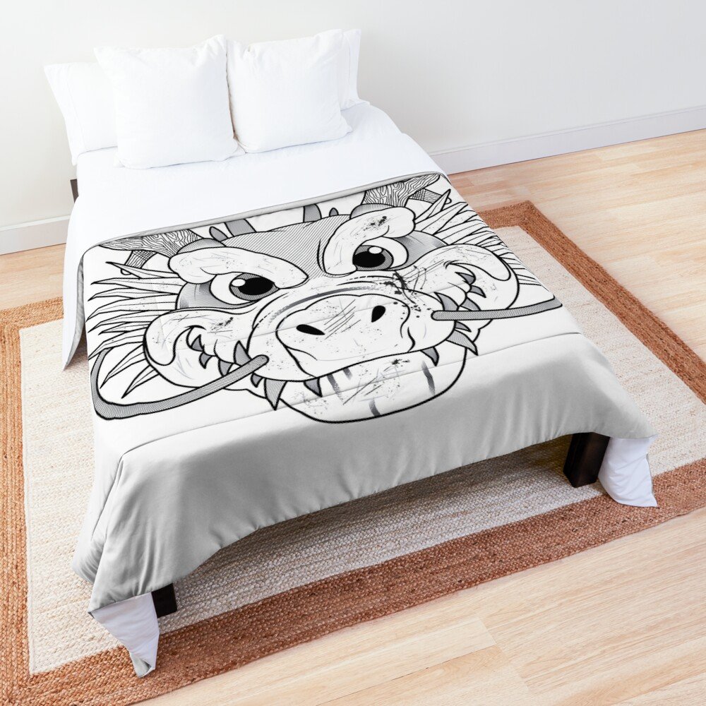 Cubrecama con diseño de dragón: Edredón o cubrecama con una gran ilustración de un dragón en blanco y negro, colocado sobre una cama en una habitación minimalista.