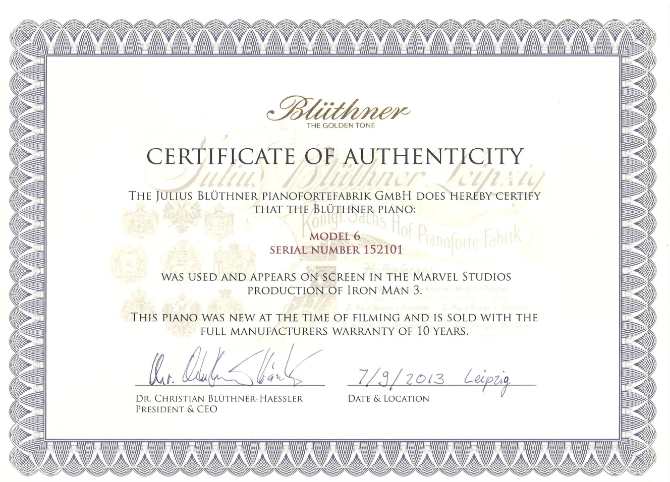 Certificado de autenticidad de Blüthner Golden Tone, en su formato original y con detalles visibles.